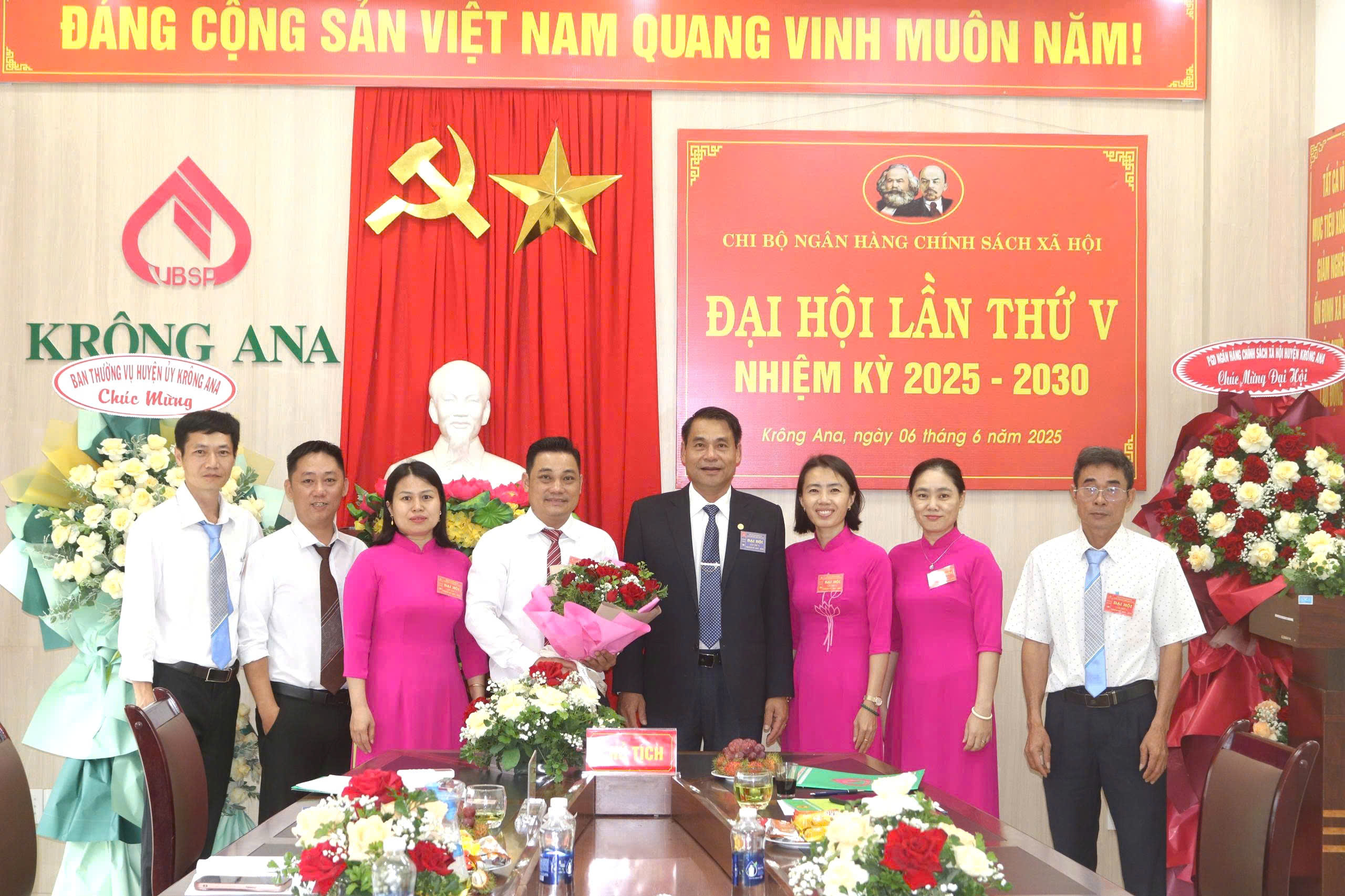 Đại hội Chi bộ Ngân hàng Chính sách xã hội huyện lần thứ V,  nhiệm kỳ 2025-2030